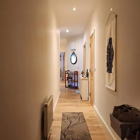 Our Tiny Little בית אירוח